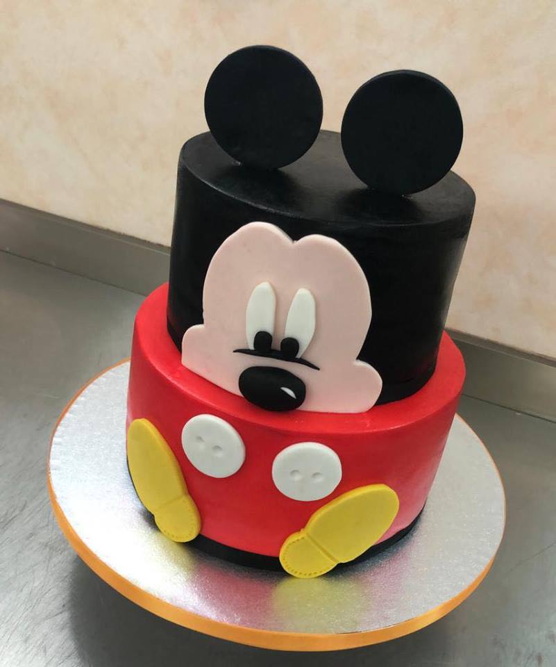 Chocolate Truffle Cake ... Mickey Mouse theme cake with no Fondant at  all... all toppers are handmade in chocolate #bakedbyritikakasliwal… |  Instagram